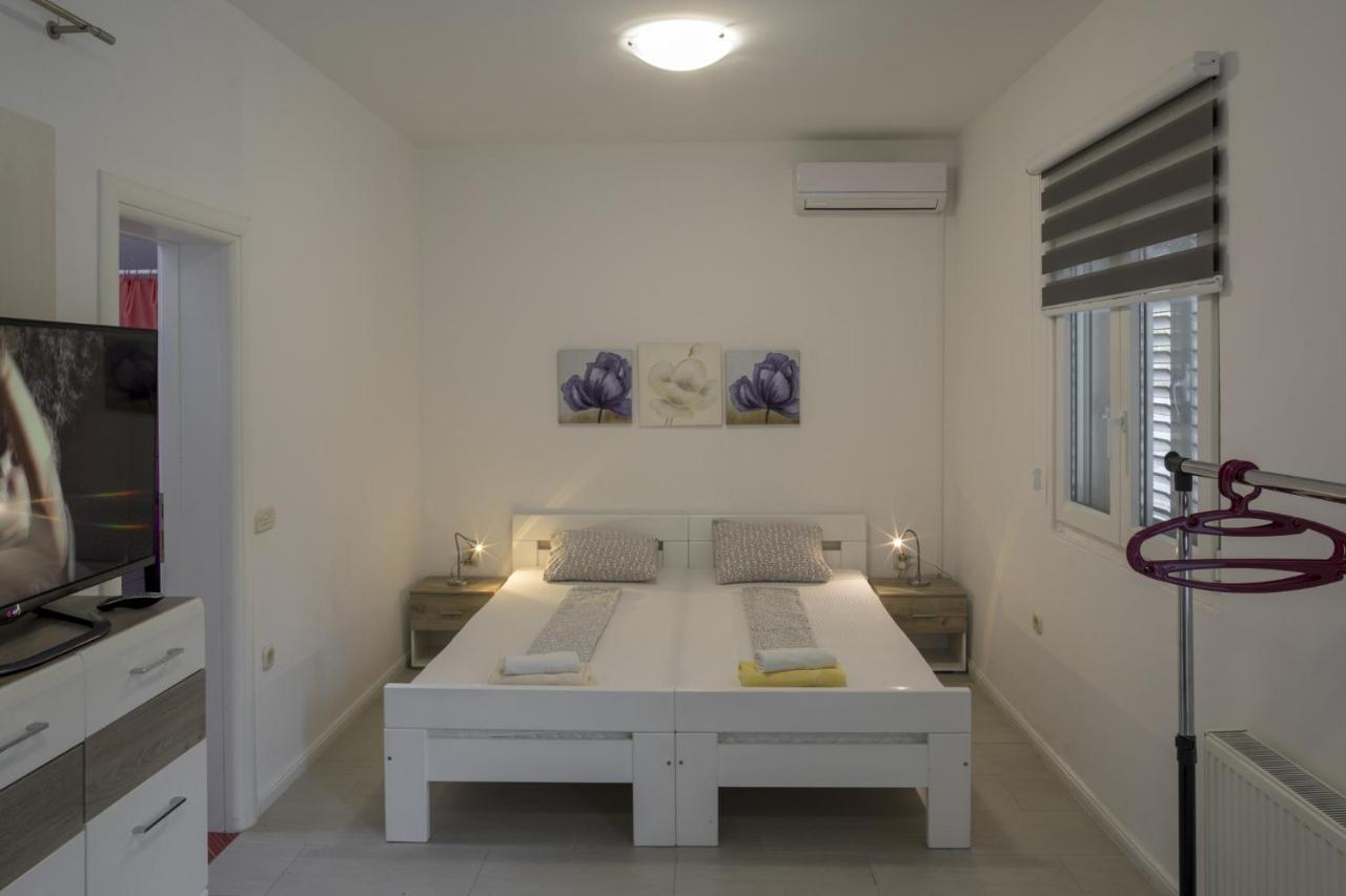Apartments With A Parking Space Zuljana, Peljesac - 4573 Екстериор снимка